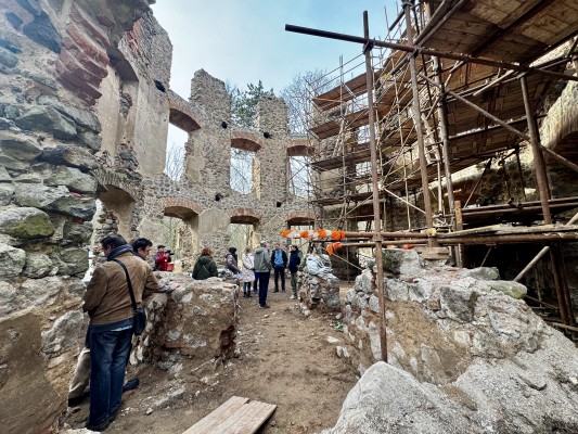 Záchrana zámečku u Mořičova odhalila tajemství černé kuchyně. První návštěvníky přivítá už v srpnu