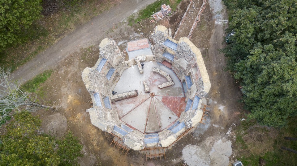 Lovecký zámeček Mořičov vstává z ruin